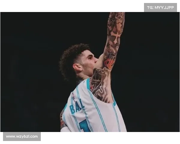 以拉梅尔鲍尔三球传奇探秘解析他如何成为当代篮球艺术化象征